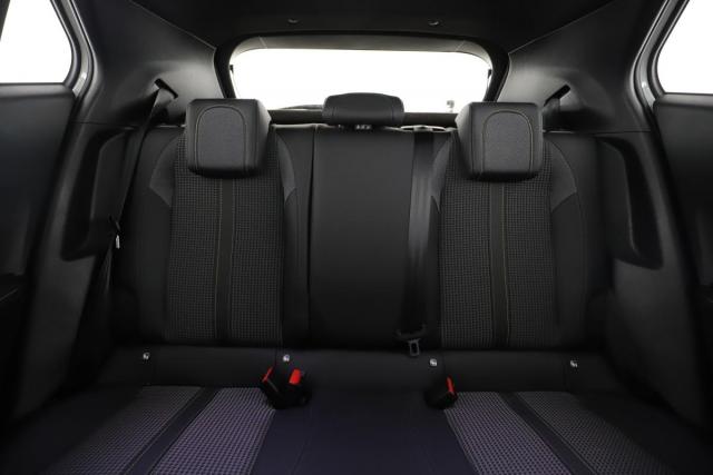 Peugeot 2008 image 6