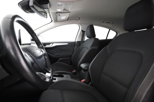 Ford Focus image 8