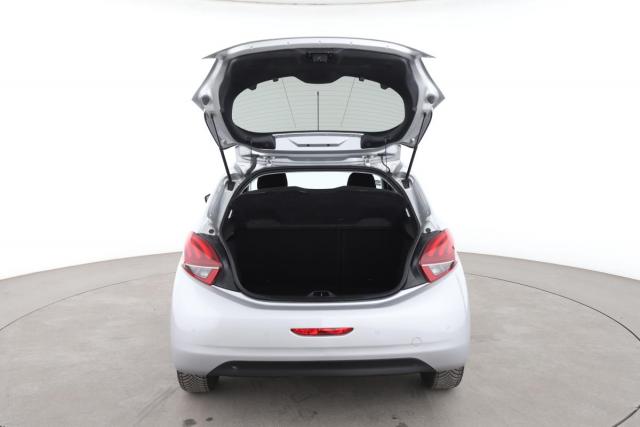 Peugeot 208 image 1