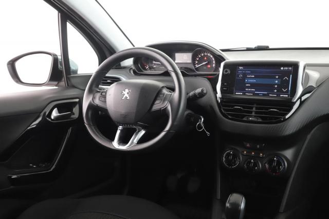 Peugeot 208 image 2