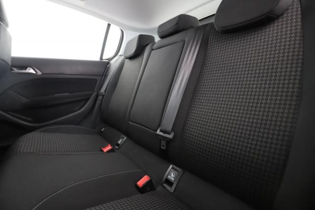 Peugeot 308 image 7
