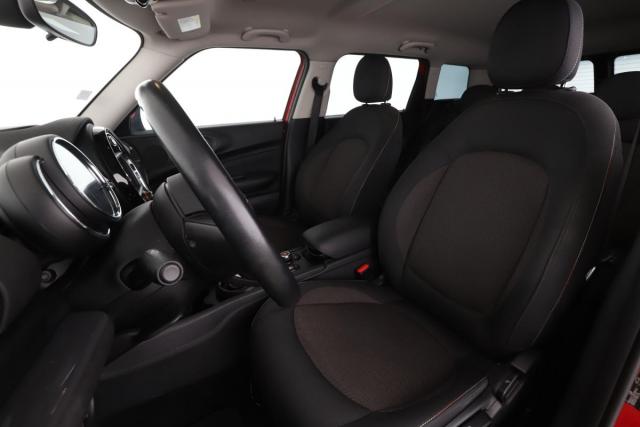 Mini Clubman image 9
