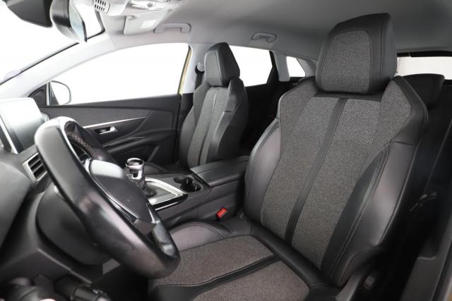 Peugeot 3008 image 2
