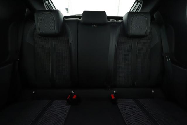 Peugeot 208 image 6