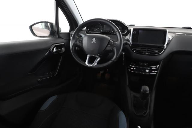 Peugeot 208 image 2