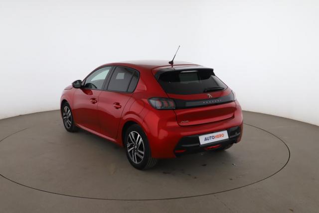 Peugeot 208 image 6