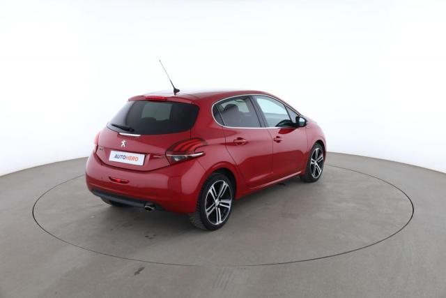 Peugeot 208 image 3