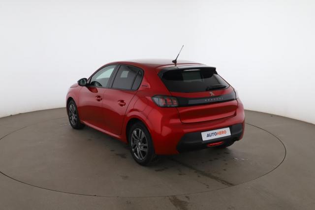Peugeot 208 image 1