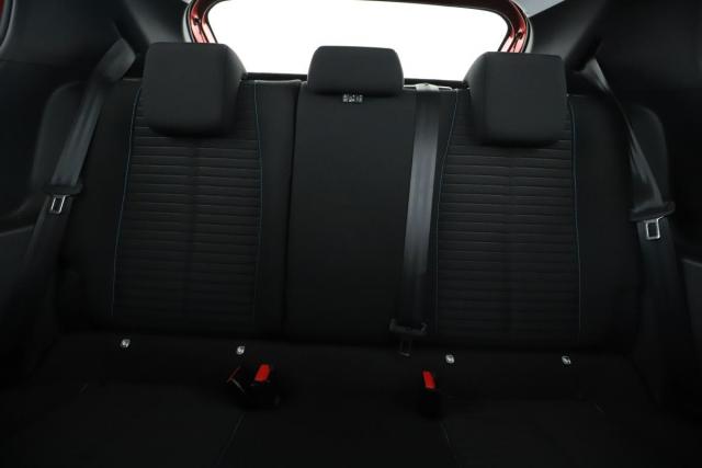 Peugeot 208 image 5