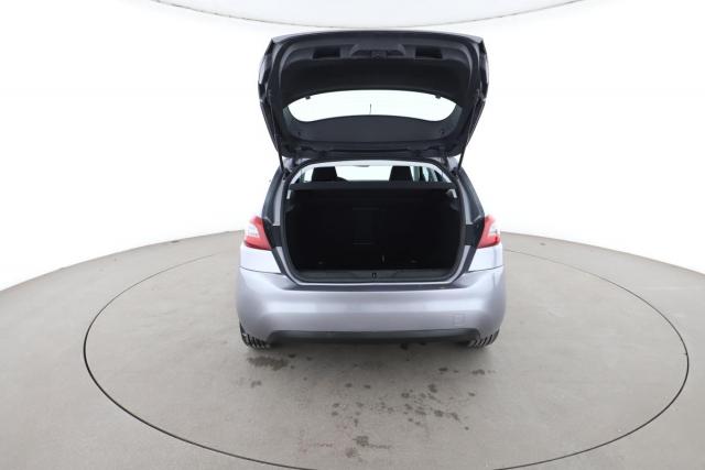 Peugeot 308 image 1