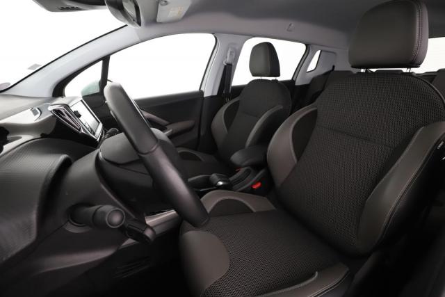 Peugeot 2008 image 3