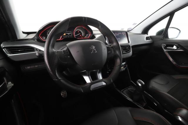 Peugeot 2008 image 8