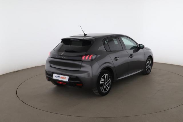 Peugeot 208 image 1