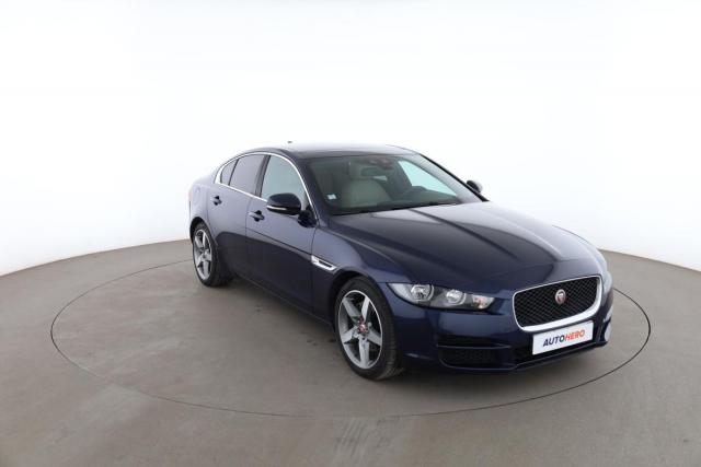Jaguar Xe image 4