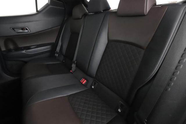 Toyota C-Hr image 7