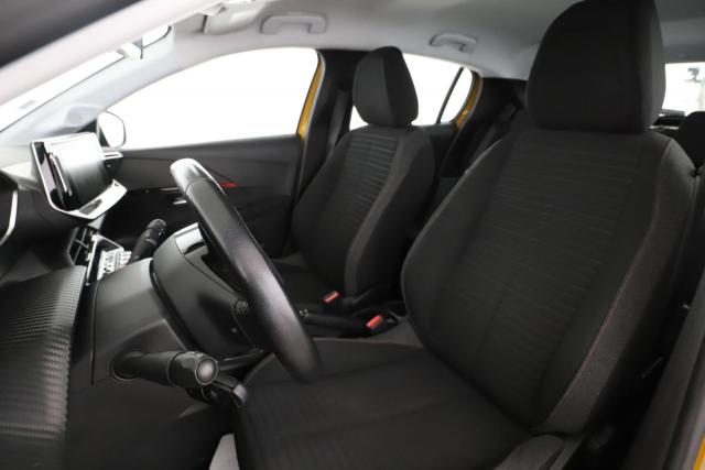 Peugeot 208 image 6