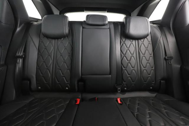 Peugeot 3008 image 2