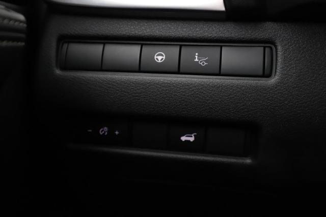 Nissan X-Trail image 2