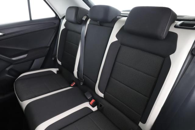 Volkswagen T-Roc image 9