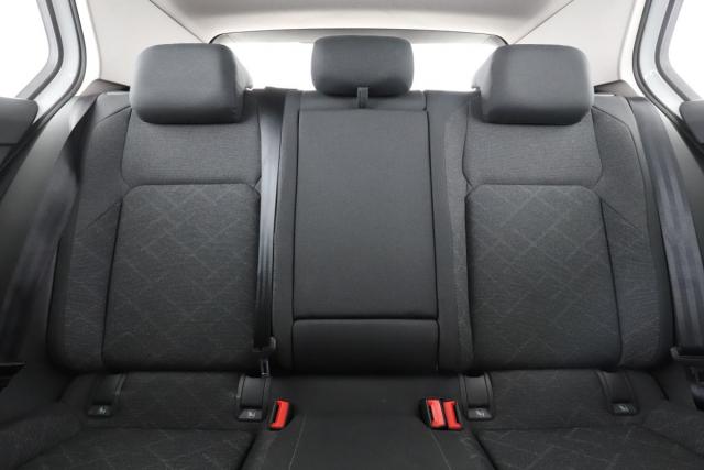 Volkswagen Golf image 8