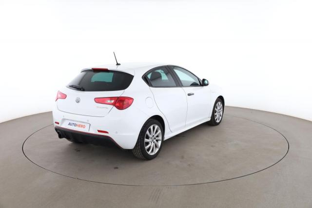 Alfa Romeo Giulietta image 5
