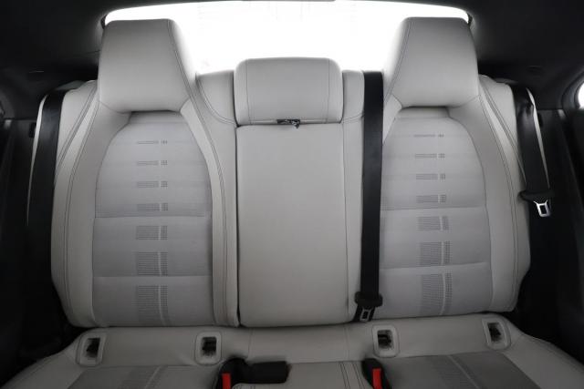 Mercedes Benz Cla image 8