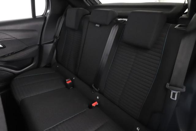 Peugeot 208 image 6