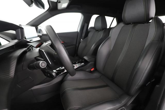 Peugeot 2008 image 6