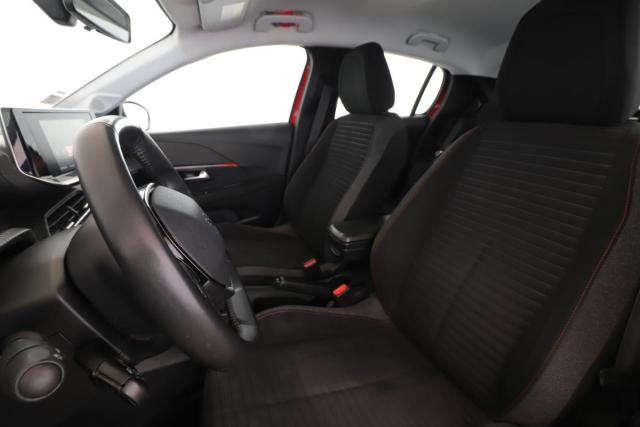 Peugeot 208 image 9
