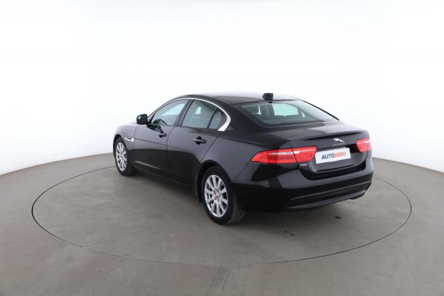 Jaguar Xe image 9