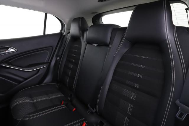 Mercedes Benz Gla image 7