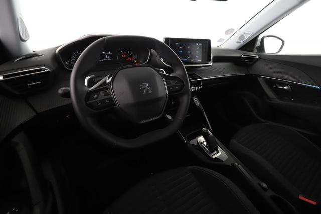 Peugeot 2008 image 3