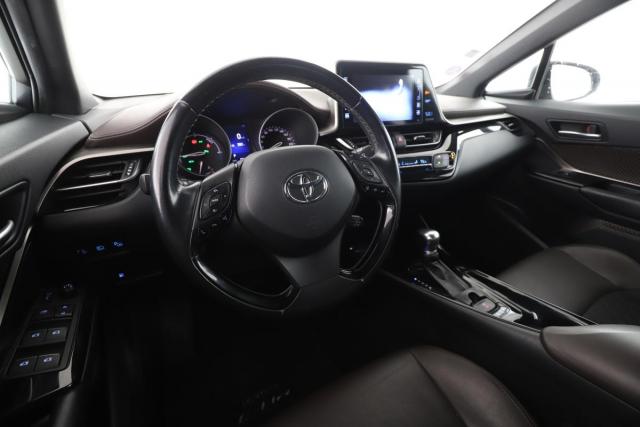Toyota C-Hr image 9