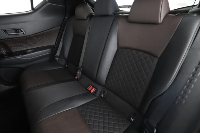Toyota C-Hr image 1