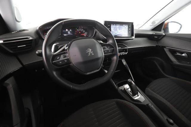 Peugeot 2008 image 2