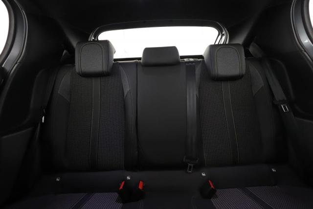 Peugeot 208 image 1
