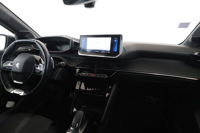 Peugeot 208 image 8
