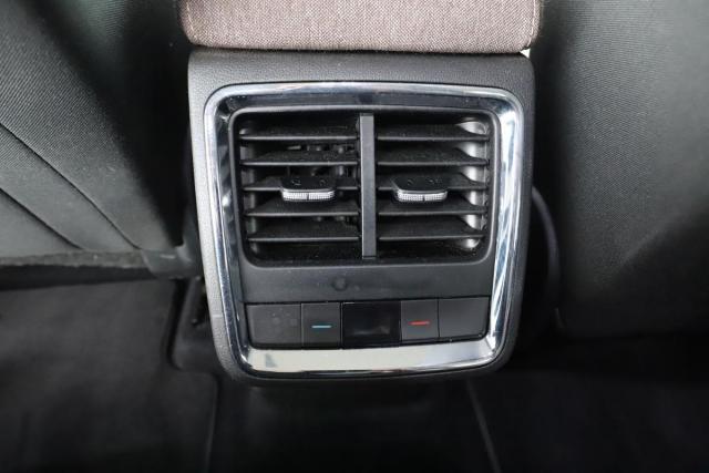Skoda Enyaq image 8
