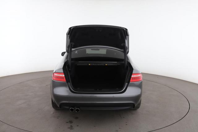 Jaguar Xe image 9