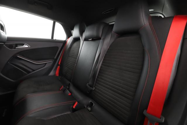 Mercedes Benz Cla Shooting Brake image 9