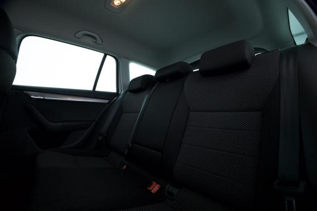 Skoda Octavia image 7
