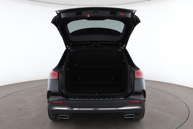 Mercedes Benz Gla image 1