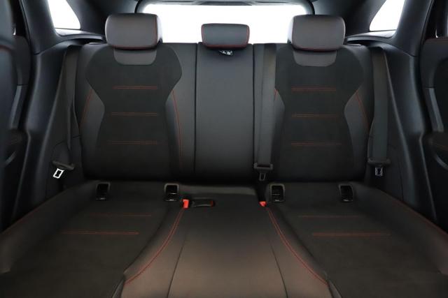 Mercedes Benz Gla image 8
