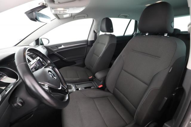 Volkswagen Golf image 6