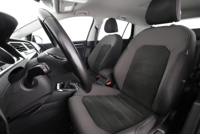Volkswagen Golf image 6