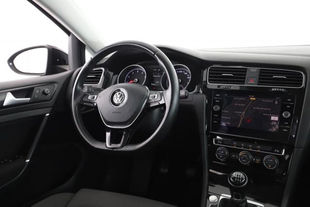 Volkswagen Golf image 9