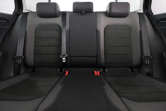 Volkswagen Golf image 7