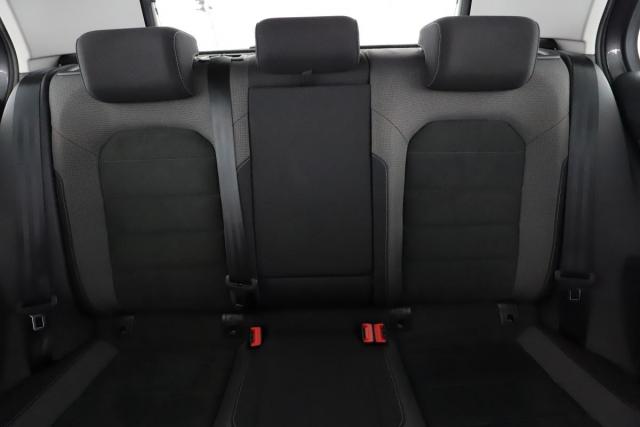 Volkswagen Golf image 8