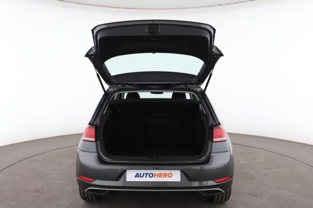 Volkswagen Golf image 4