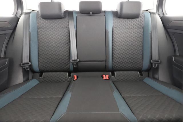 Volkswagen Golf image 8